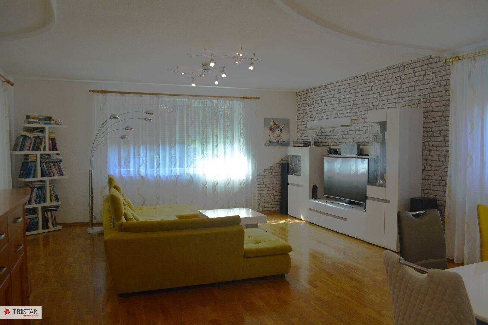 06 - Wohnzimmer