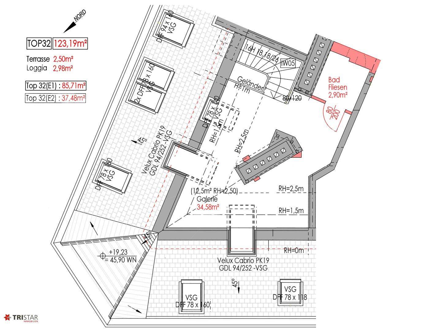 Grundriss der oberen Ebene mit Galerie und Dachfenstern, zeigt die Dachschrägen.