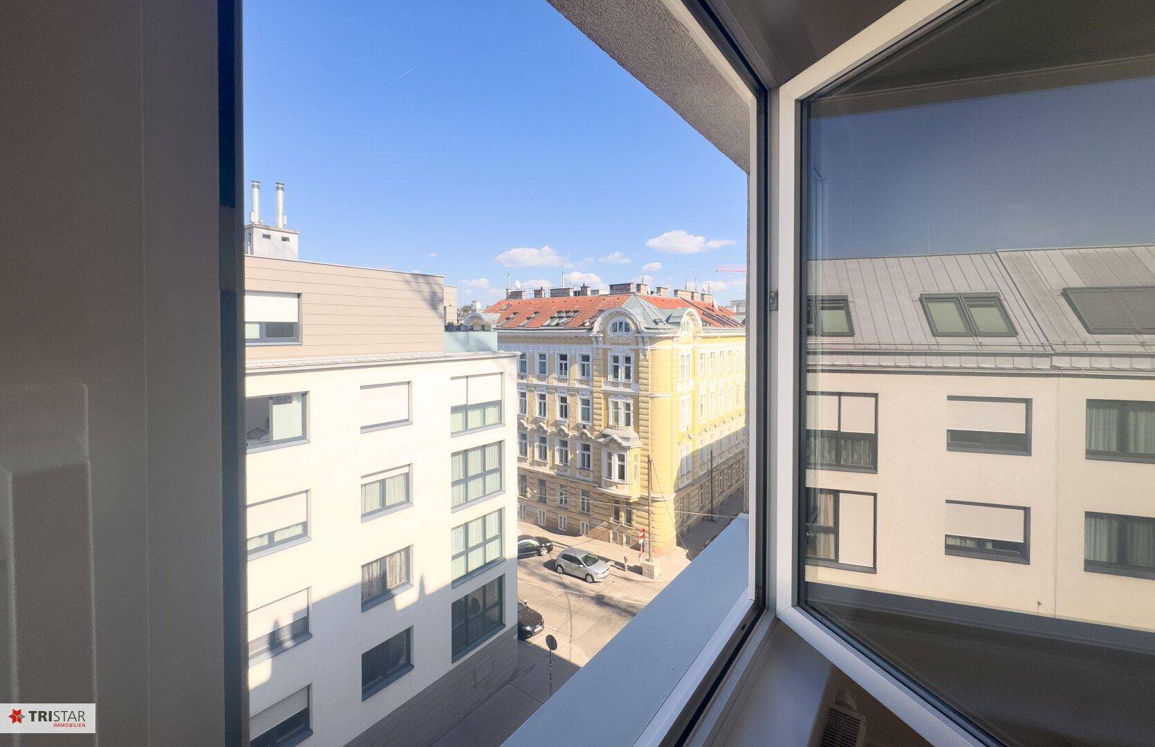 Erstbezug nach Kernsanierung · 2-Zimmer im 5. Liftstock · U4/U6 · Schönbrunn · € 254.000! - Mehr