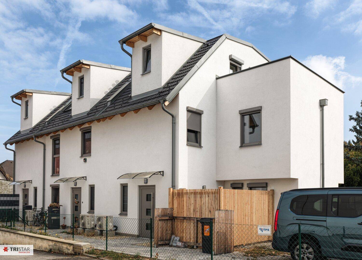 NEU! ++ ERSTBEZUG &amp; SOFORT BEZIEHBAR ++ KÜCHE ++ 5 ZIMMER + GARTEN + TERRASSE + PKW-STELLPLATZ ++ SÜD / OST / WEST ++ NÄHE U6 ++ 1230 WIEN ++