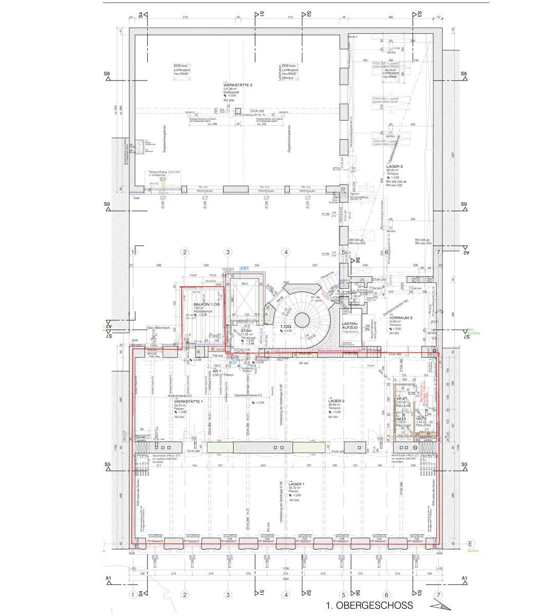 Grundriss des ersten Obergeschosses mit mehreren Werkstätten und Lagerräumen sowie einem Treppenhaus.