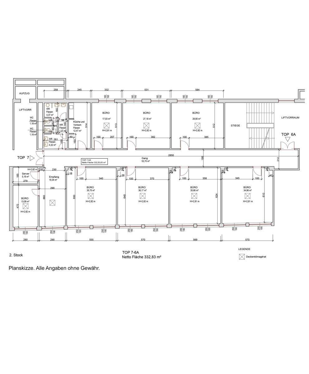 Grundrissplan eines Bürogebäudes mit mehreren Büroeinheiten, Aufzug, Treppenhaus und Sanitäranlagen.