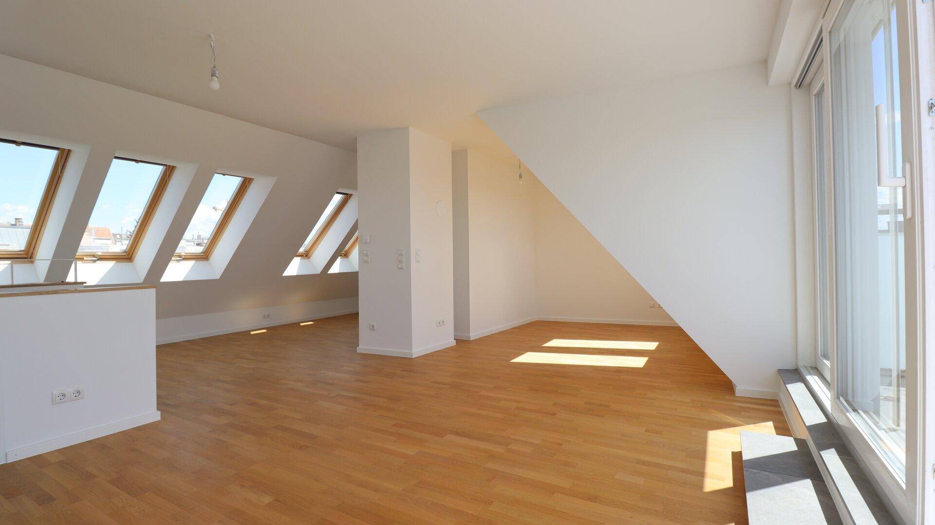 Wohnbereich/ 2 separate Zimmer möglich - oberes Wohngeschoss