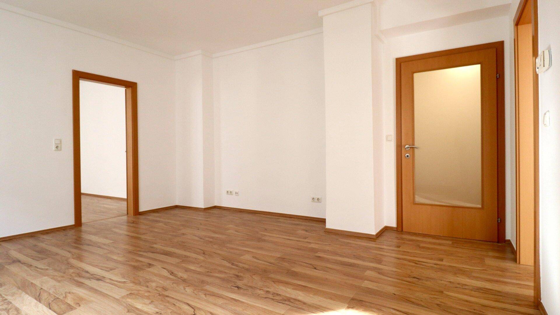 Wohnzimmer_Blick Schlafzimmer