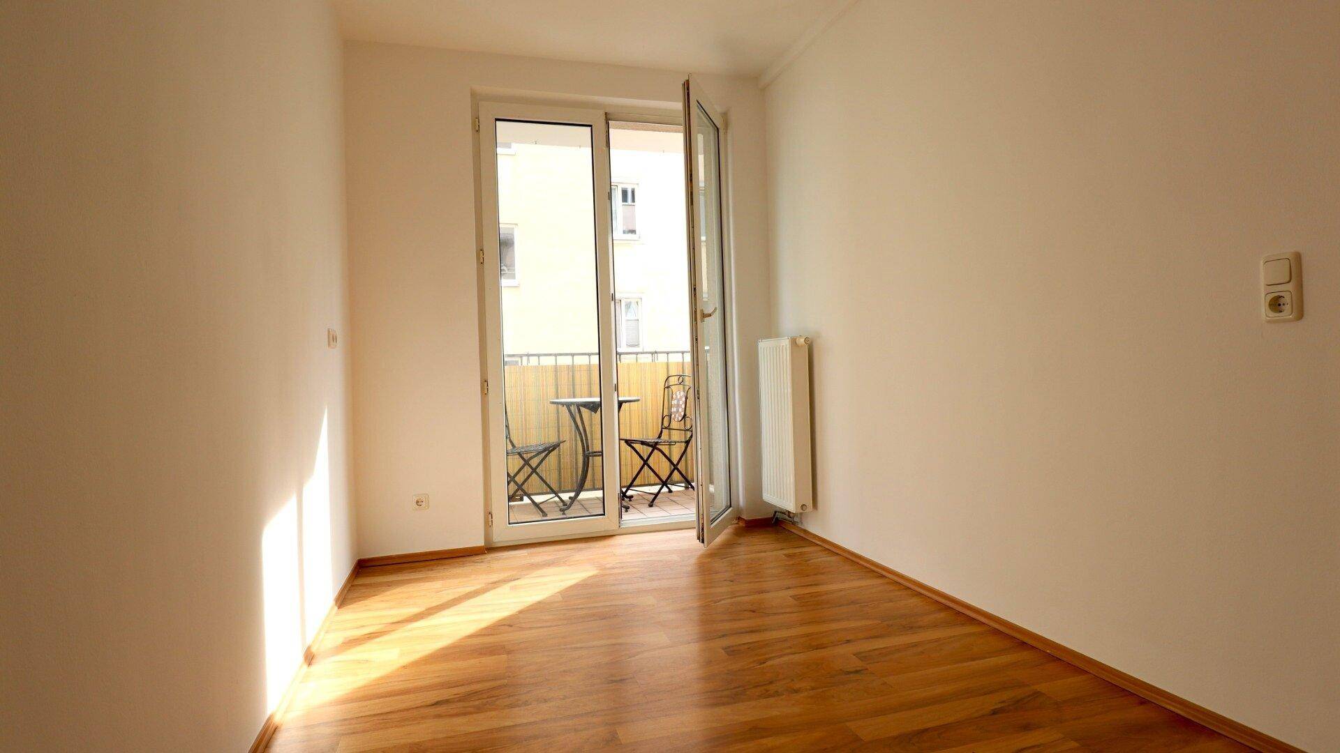 Kabinet mit Südbalkon