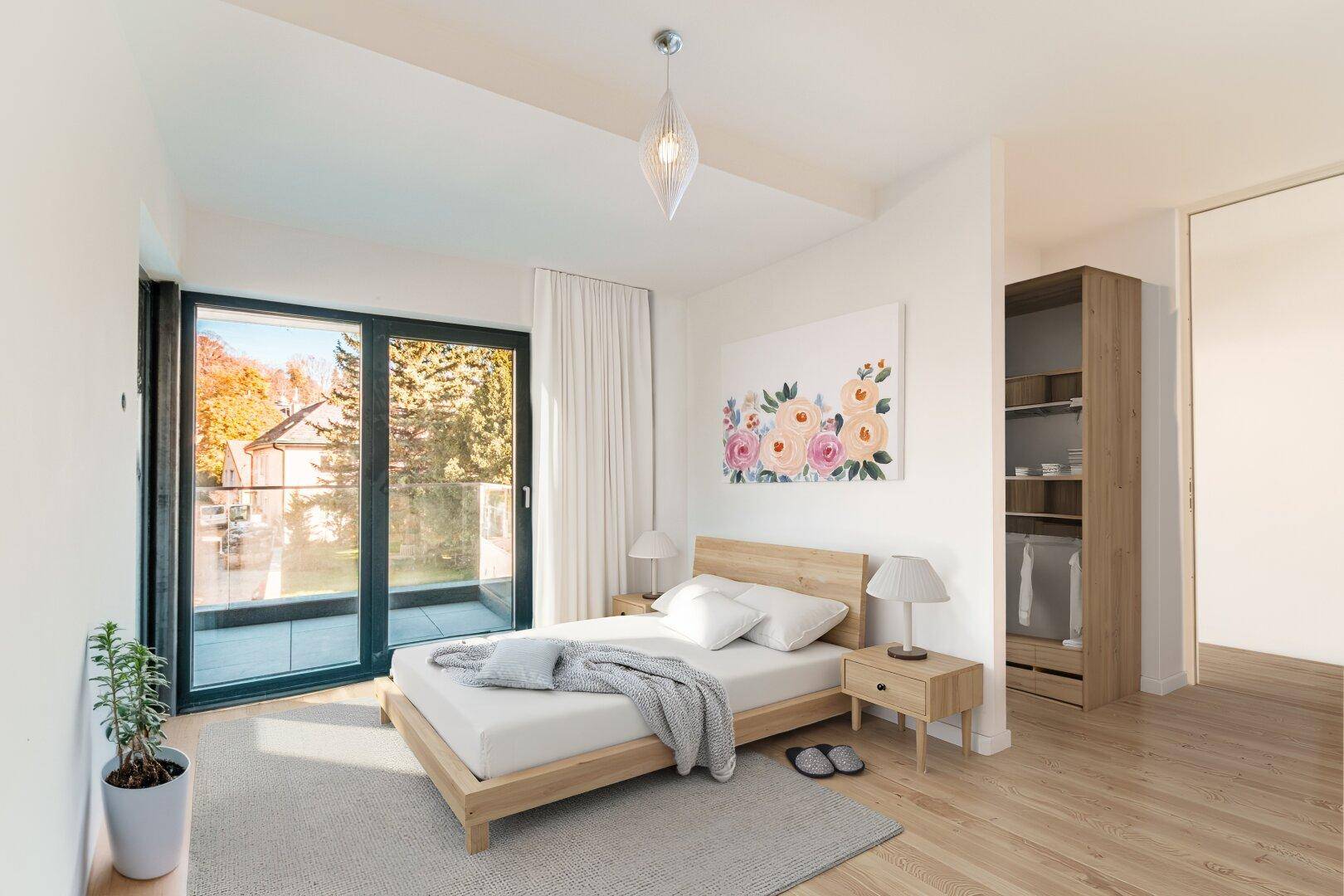 Modernes Schlafzimmer mit Holzbett, viel Tageslicht und direktem Zugang zum Balkon.