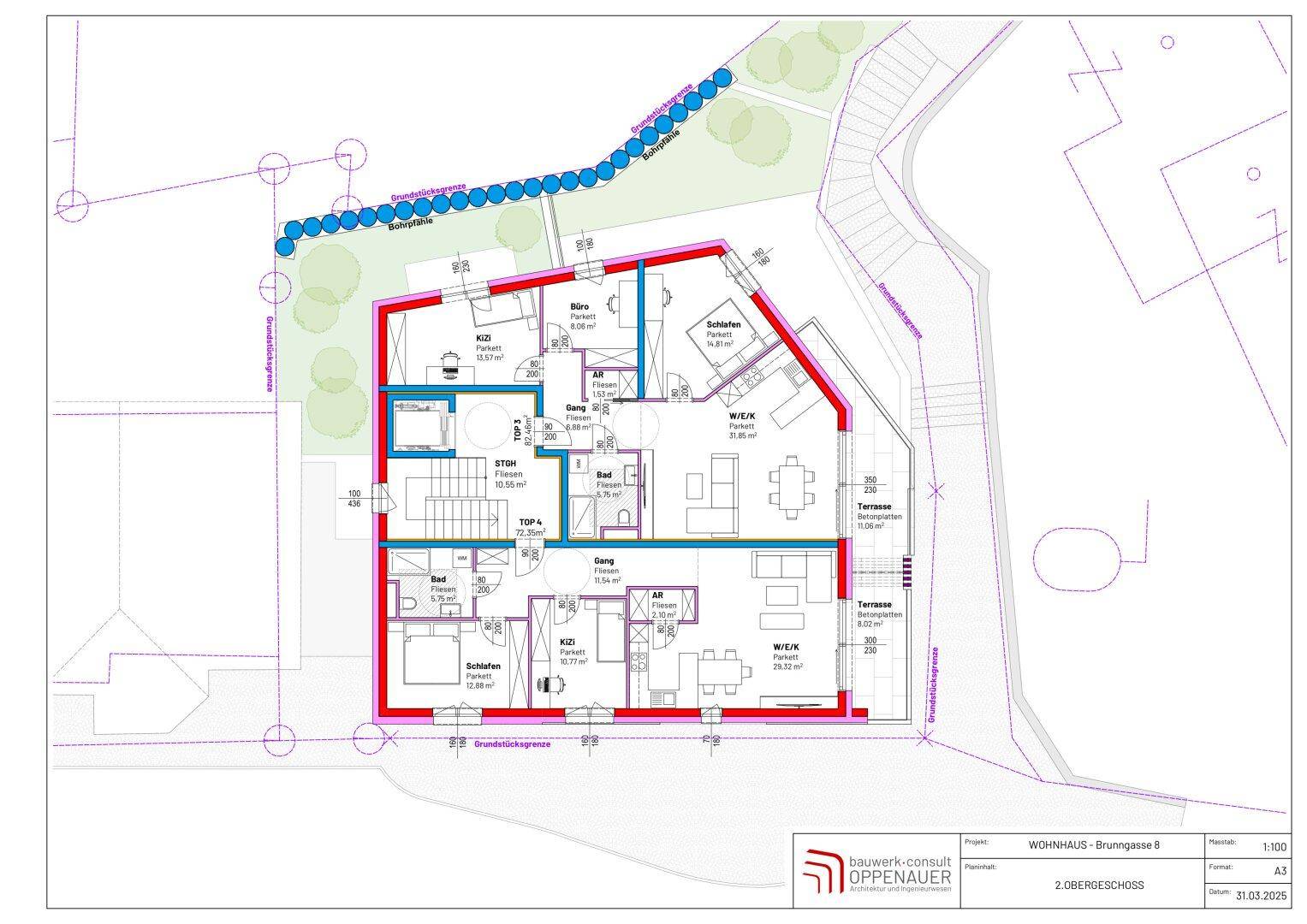 Grundriss des zweiten Obergeschosses mit mehreren Wohneinheiten, Schlafzimmern und Terrassen.