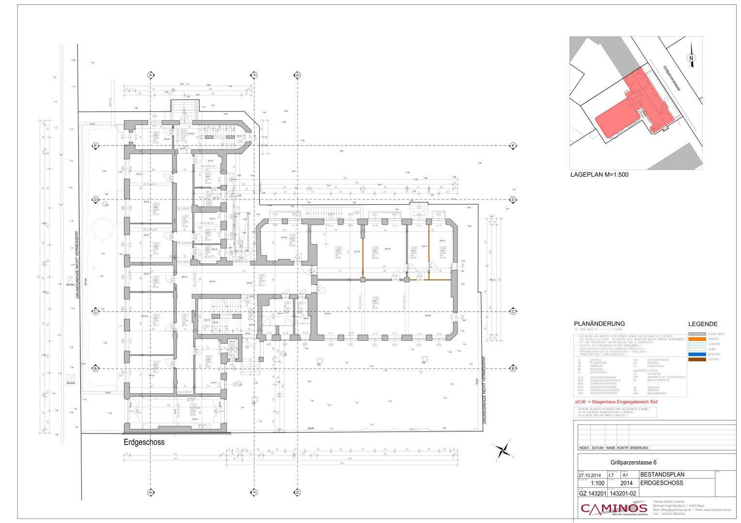 Grundriss des Erdgeschosses mit detaillierter Raumaufteilung und Zugängen.