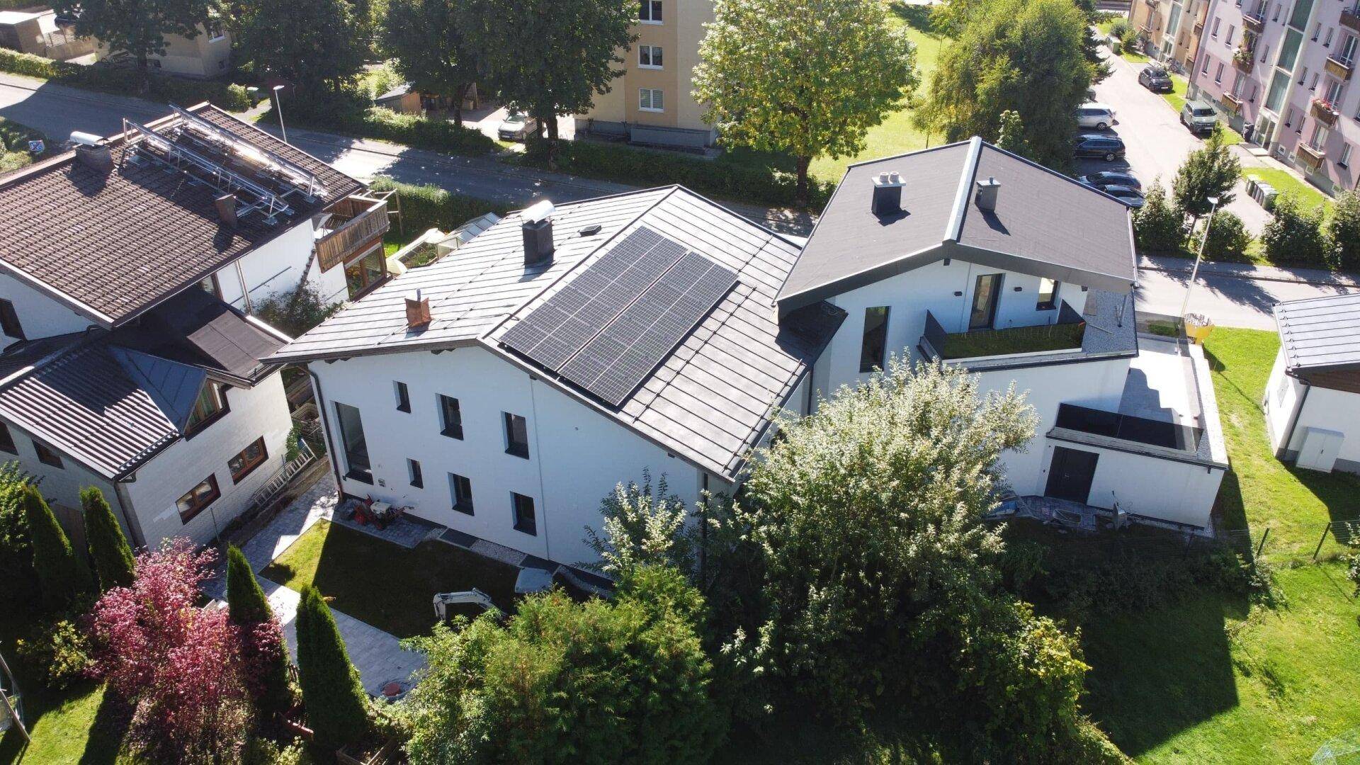 Moderne Dachgeschosswohnung im Dreiparteienhaus in zentrumsnaher Lage! - Ansicht 3
