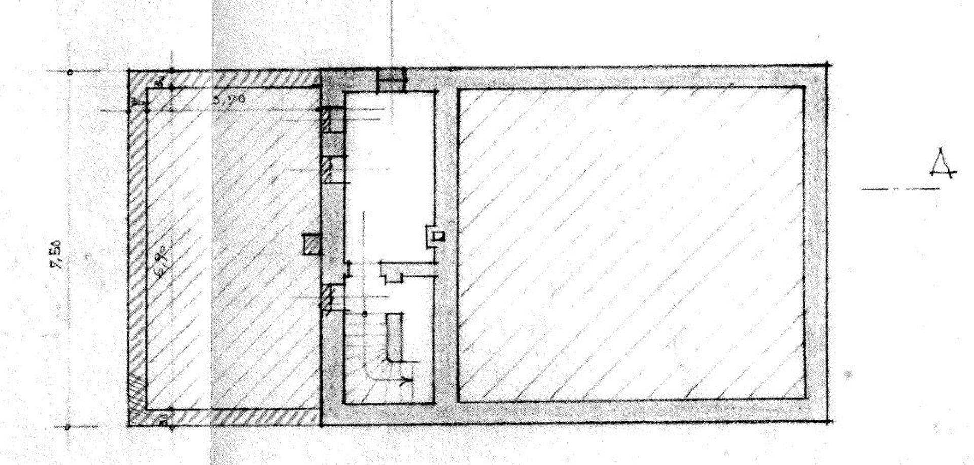 Grundriss des Kellergeschosses mit zwei großen Räumen, ideal als Lagerfläche.
