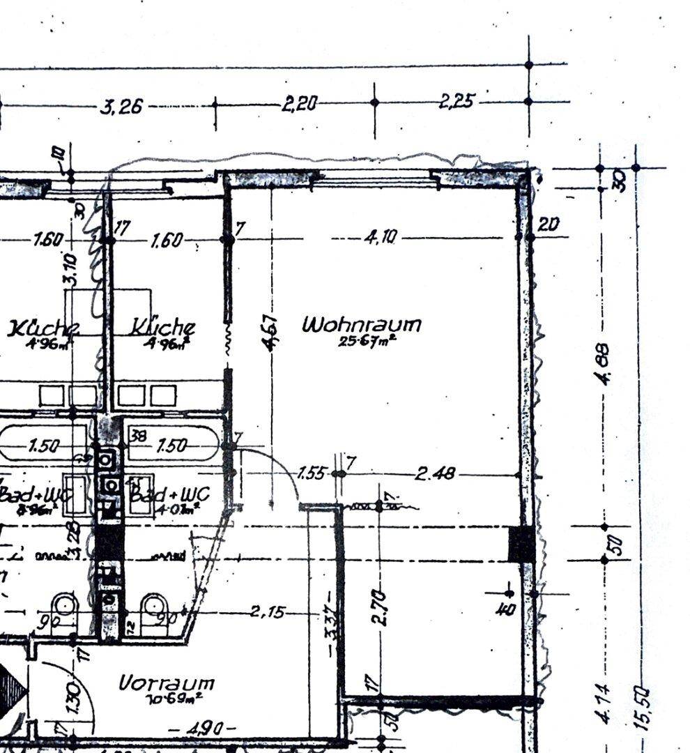 Detaillierter Grundriss mit Maßen für Wohnraum, Küche und Bad.