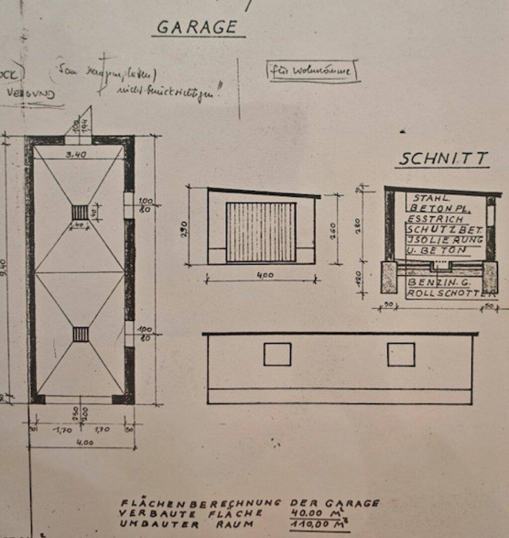 Grundriss und Schnittzeichnung der Garage mit technischen Details.