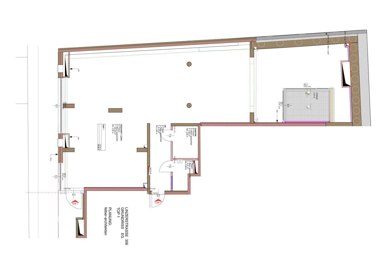 Grundriss des Erdgeschosses mit offenem Layout und Zugang zu einem Außenbereich.