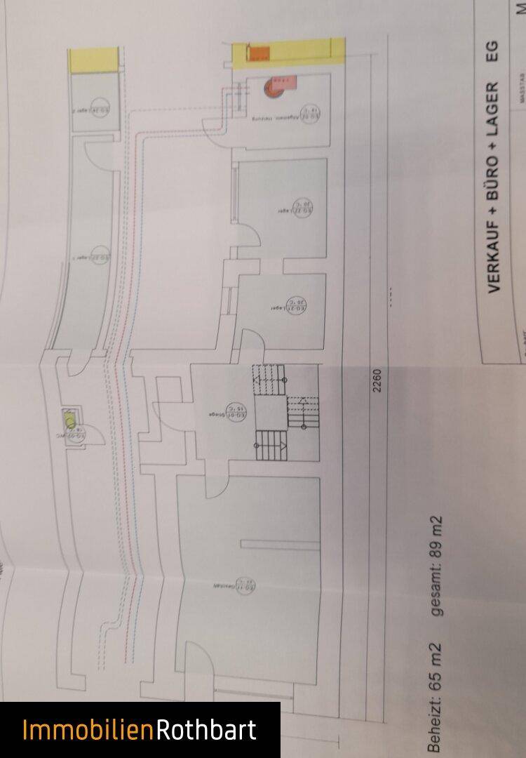 Grundriss des Erdgeschosses mit Verkaufs-, Büro- und Lagerräumen sowie Treppenhaus und Sanitärbereich.