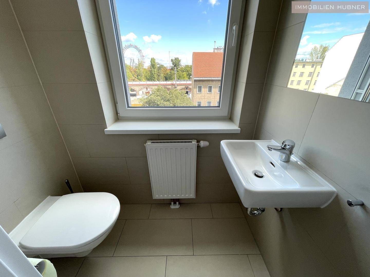 WC mit Riesenrad-Blick