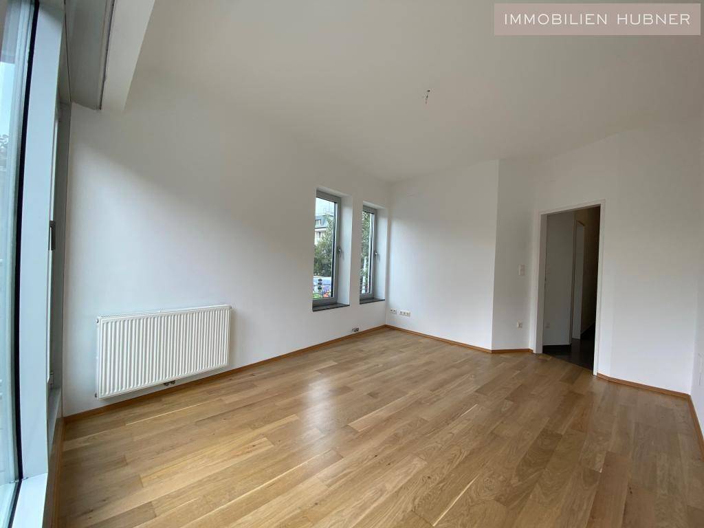 Zimmer - Blick zur Tür