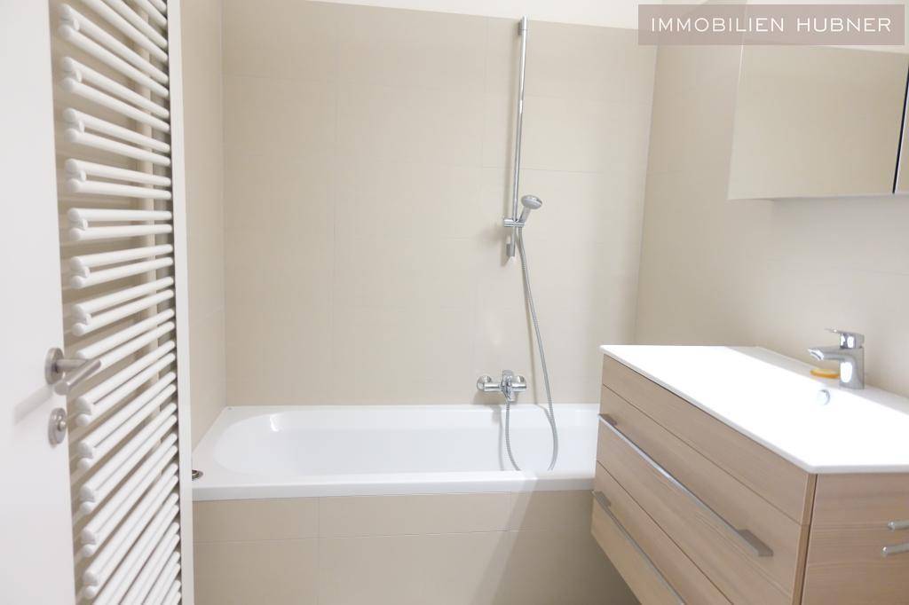 Badezimmer 2 mit Wanne