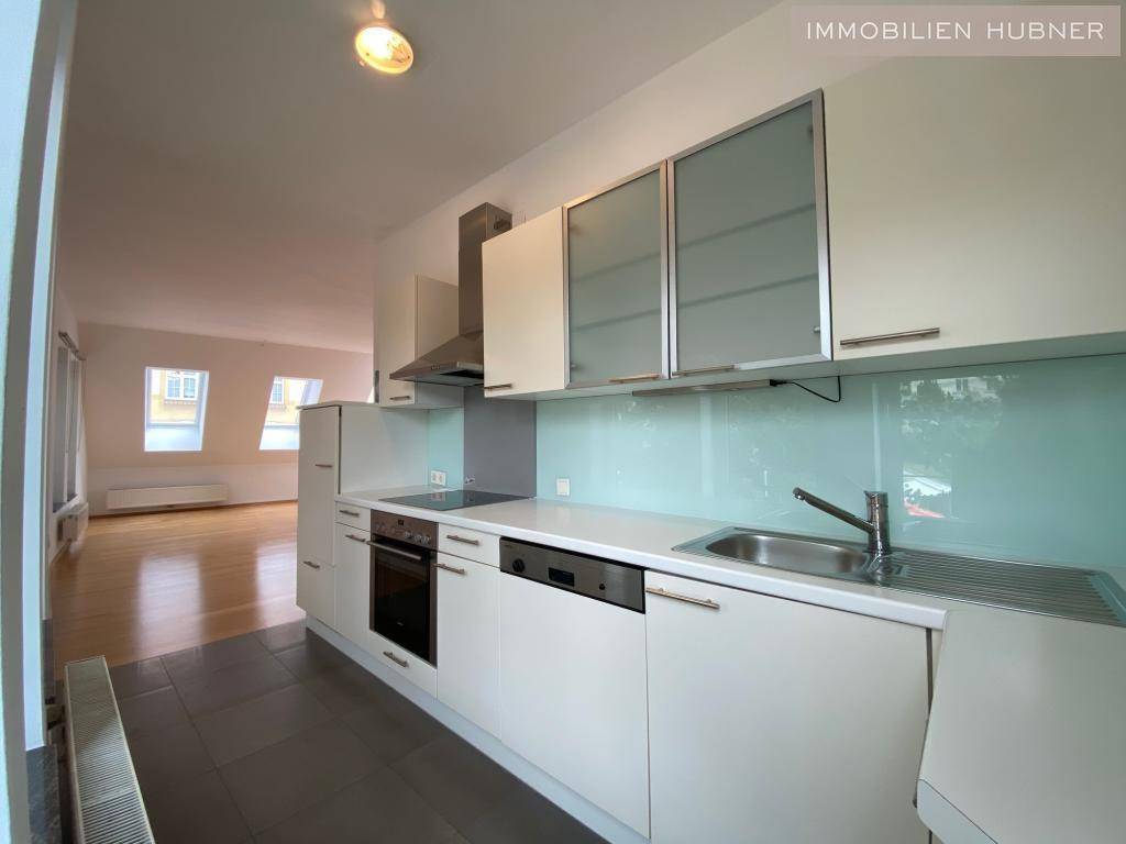 Küche - Blick zum Wohnzimmer