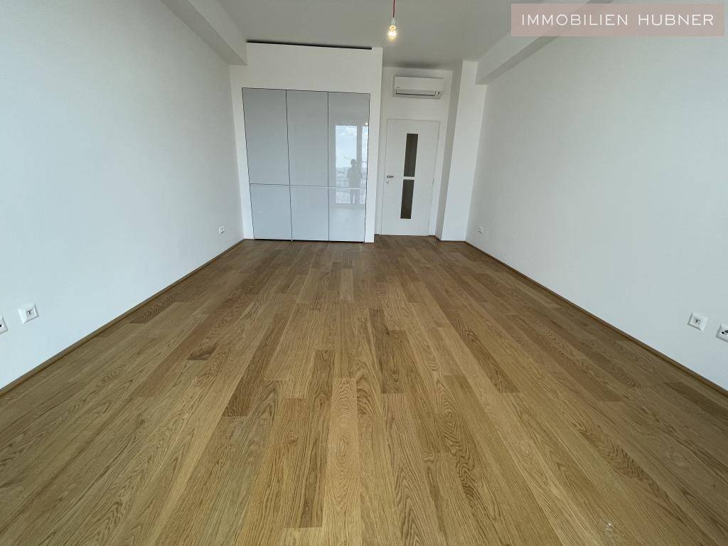 Zimmer - Blick zur Küche