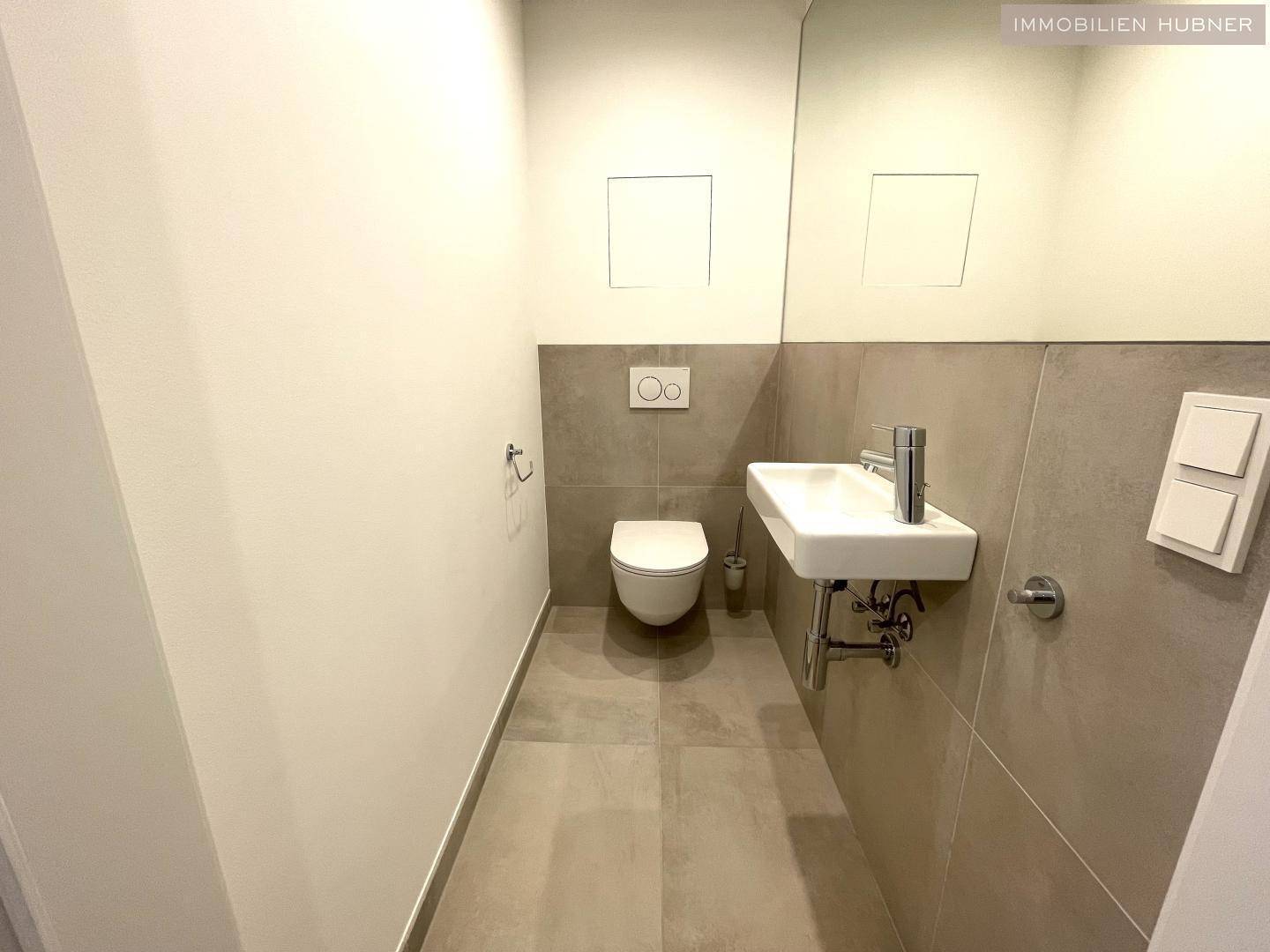 WC mit Waschbecken