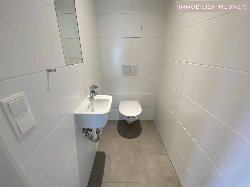 WC mit Waschbecken