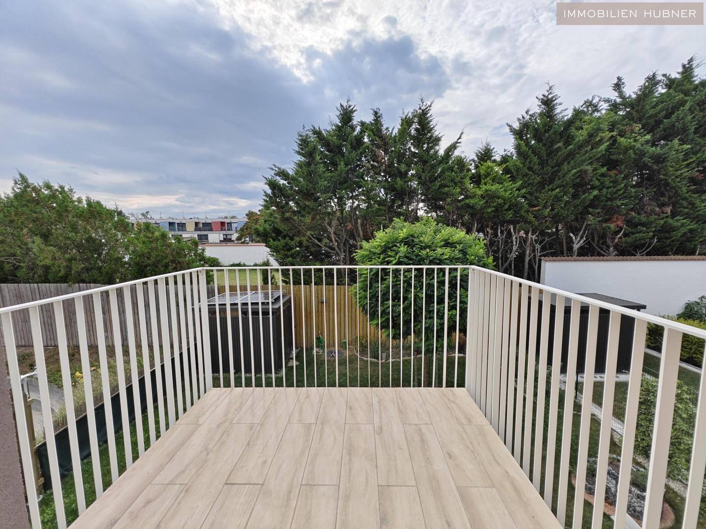 Balkon 1 mit Grünblick