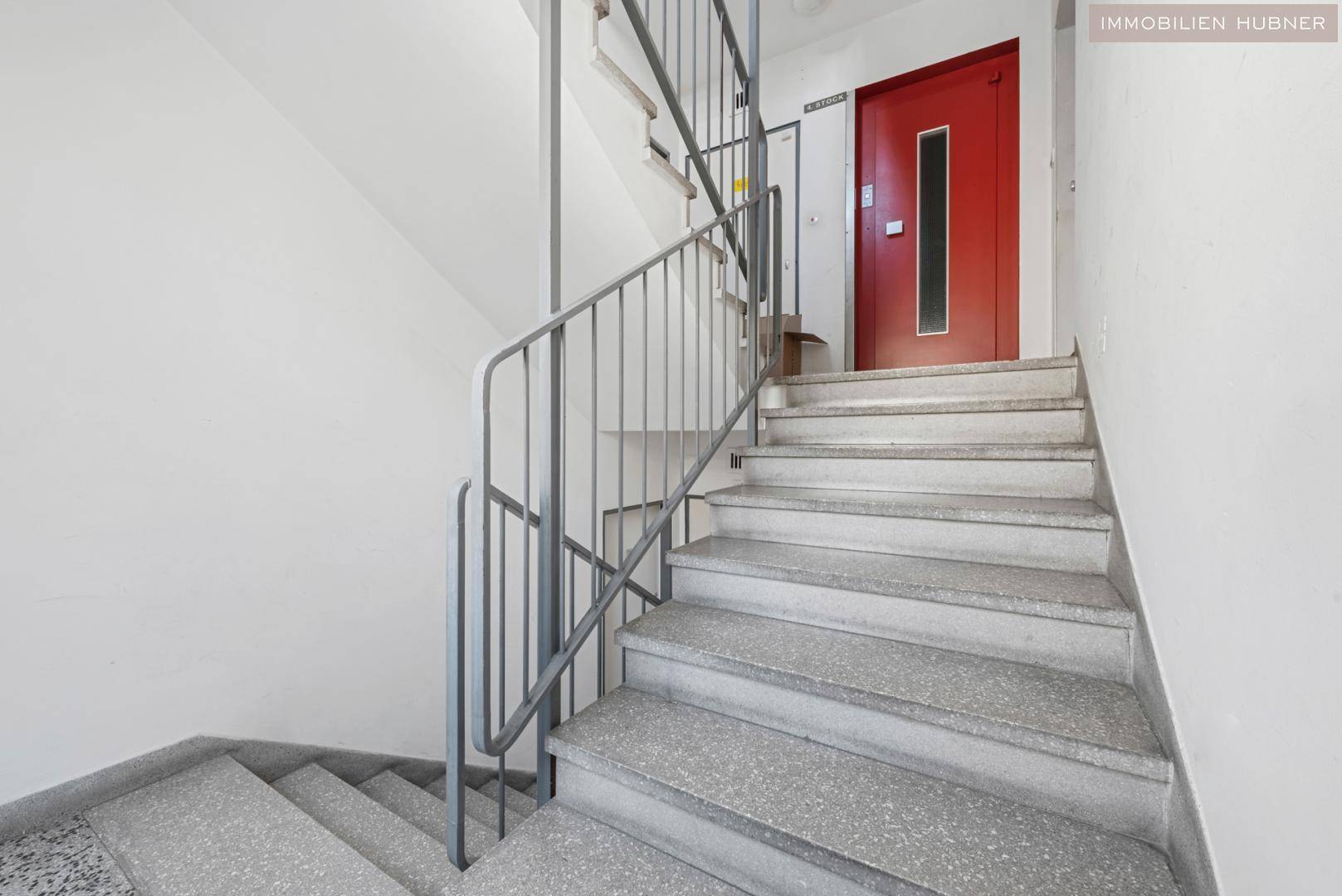 Lift neben Wohnungstu¨re