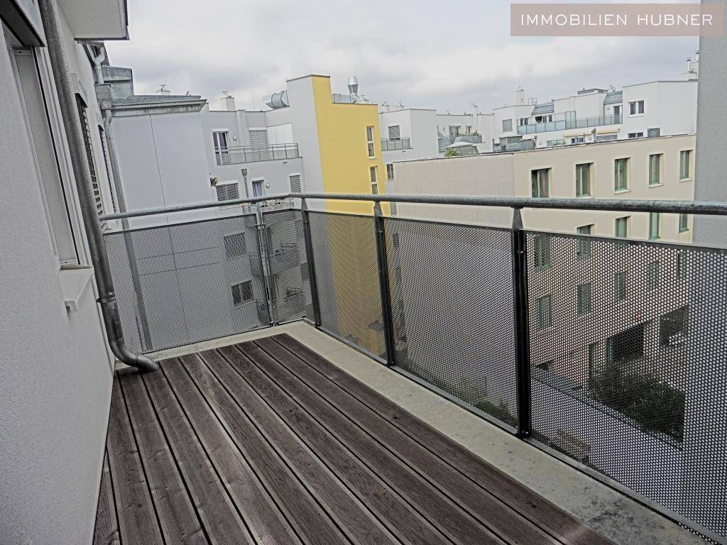 6,65m² großer Balkon (Foto von höherem Stockwerk)