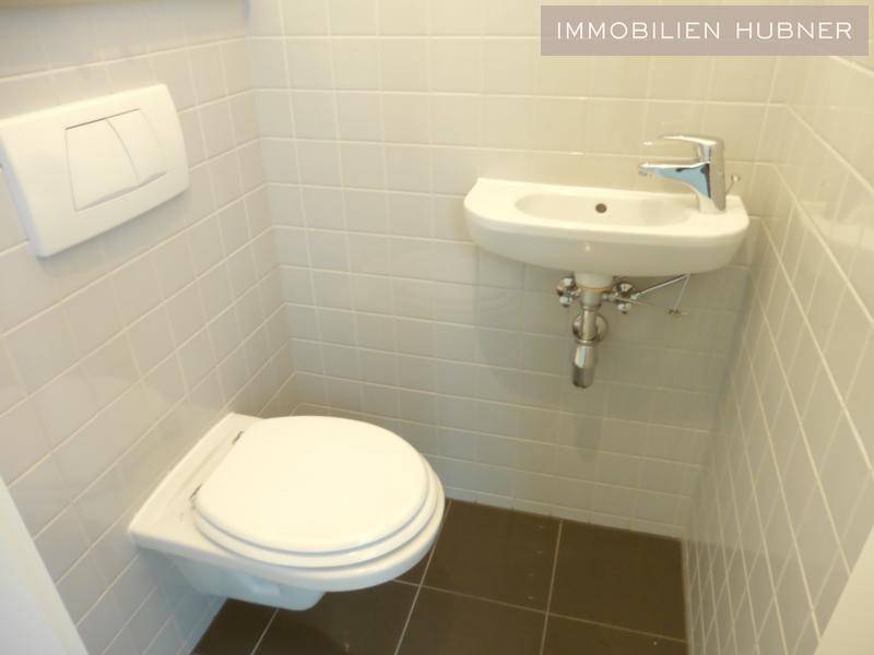 WC mit Waschbecken