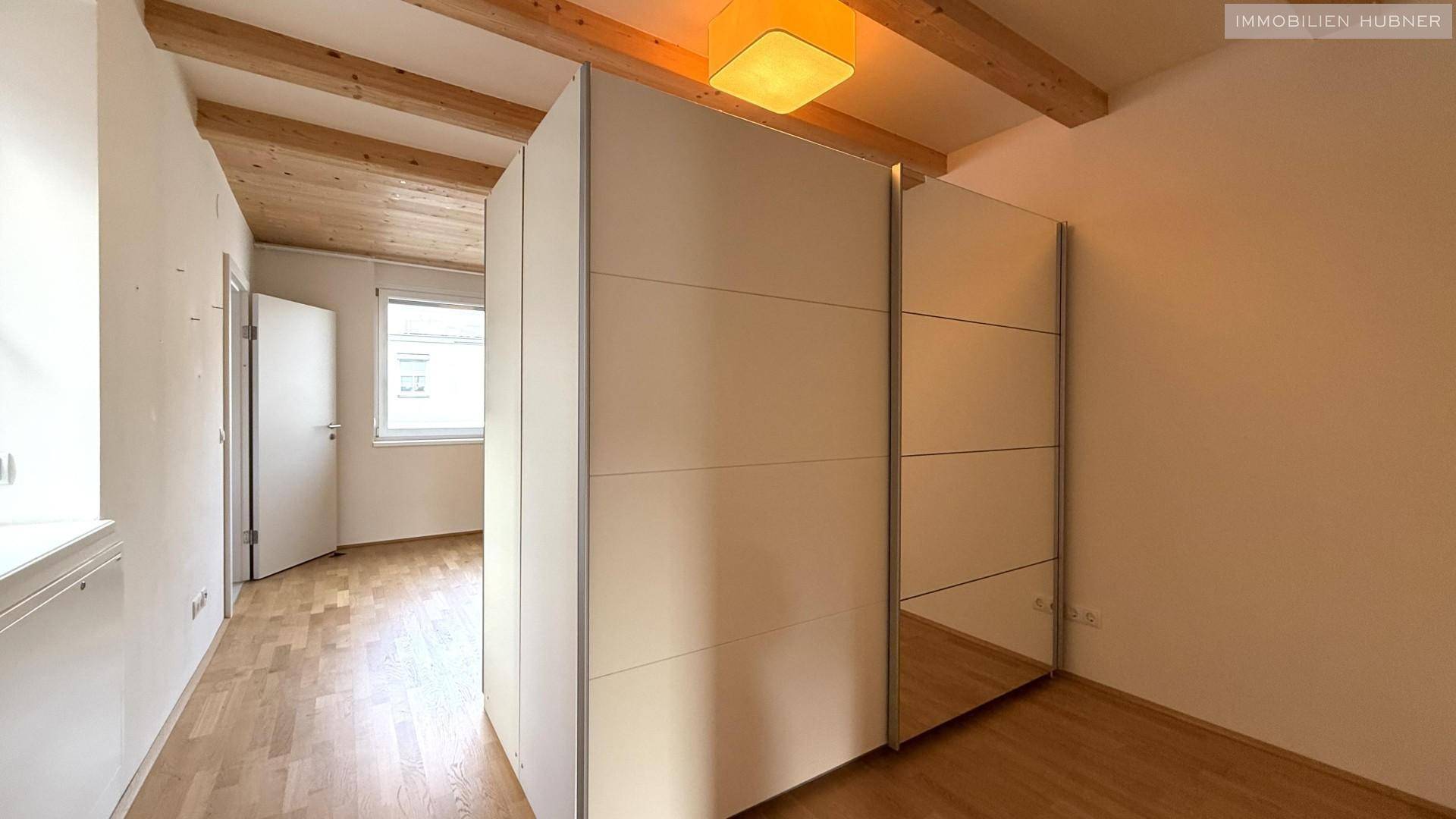 Master-Schlafzimmer mit Schrankraum