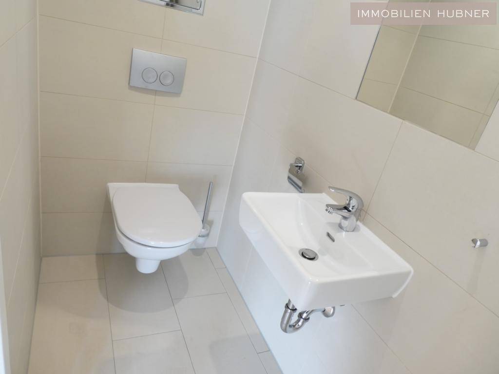WC mit Waschbecken