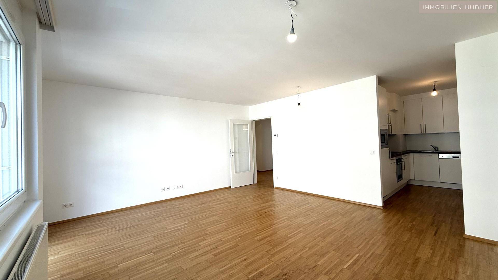 Wohnzimmer - Blick zur Küche