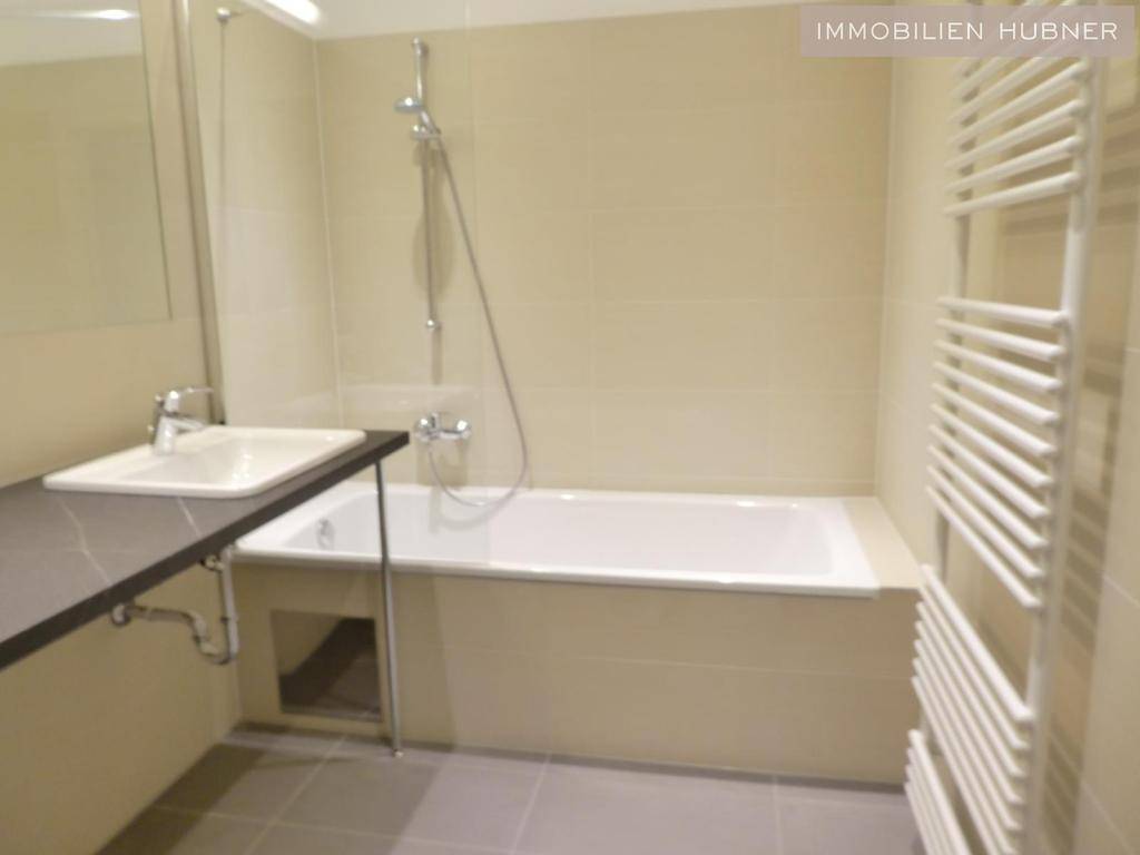schickes Badezimmer