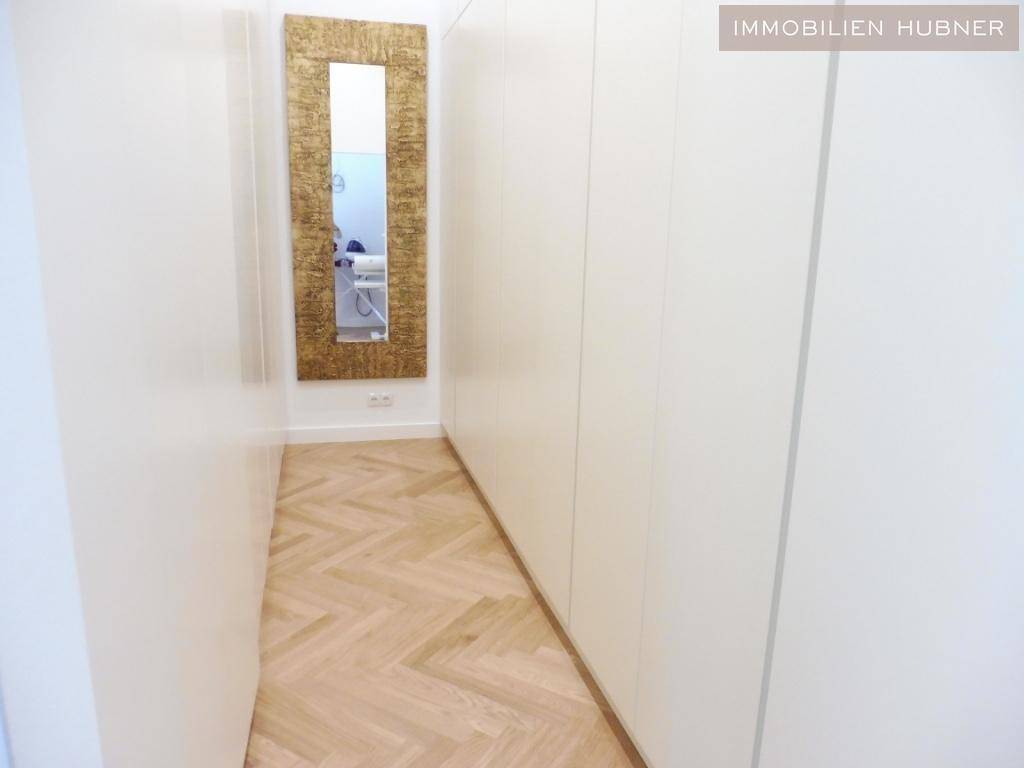 Begehbarer Schrank