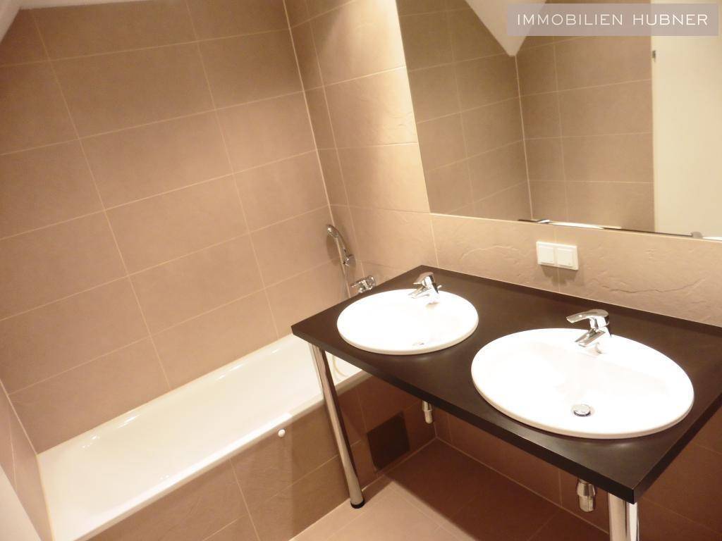 Badezimmer mit Wanne