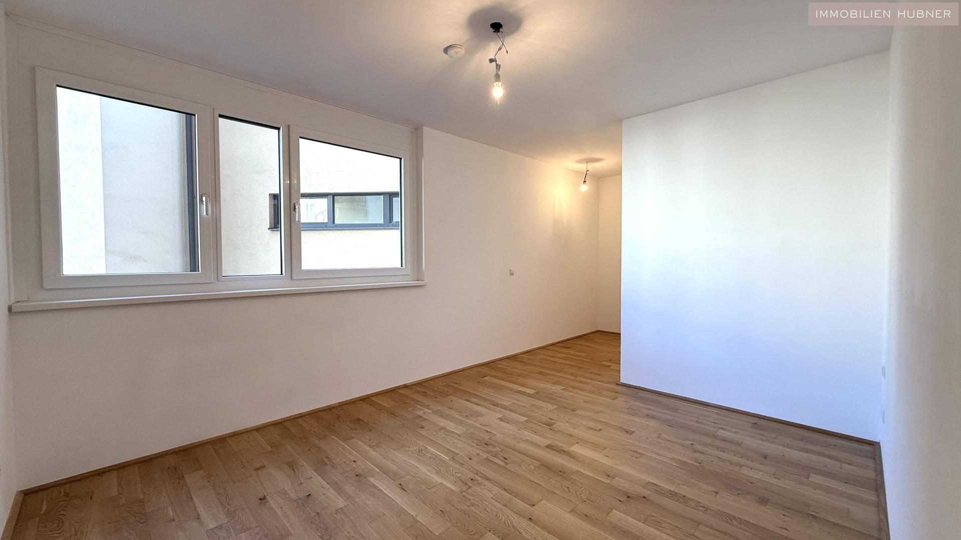 Zimmer mit 2 Schrankraum