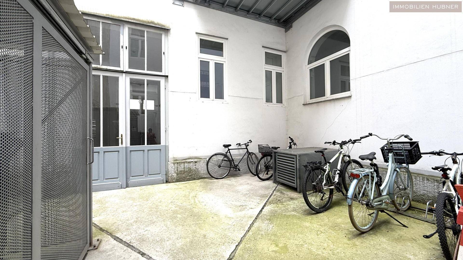 Innenhof mit Fahrradabstellmöglichkeit