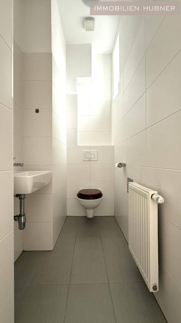 WC, Fenster Waschbecken