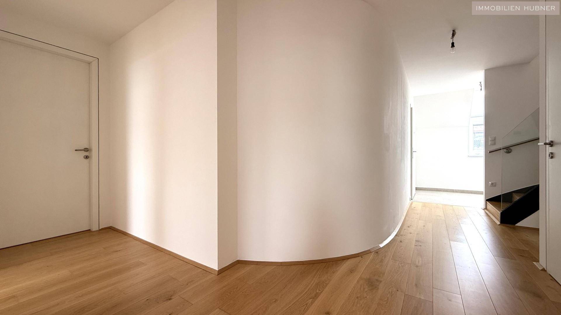 zentral begehbar