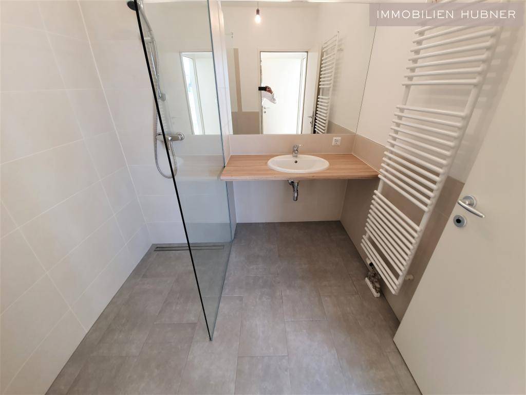 Bad1 mit Dusche