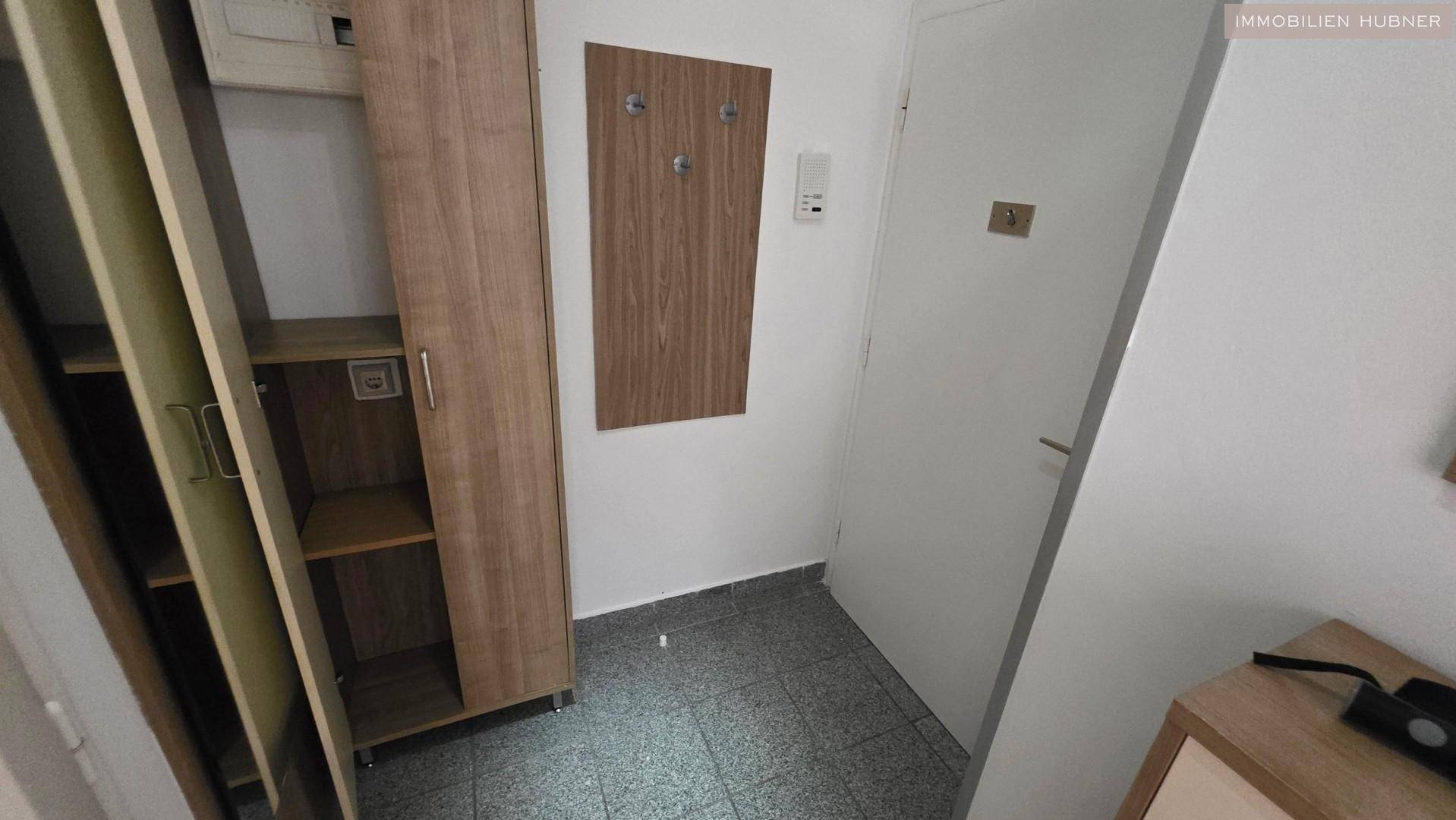 Platz für Garderobe