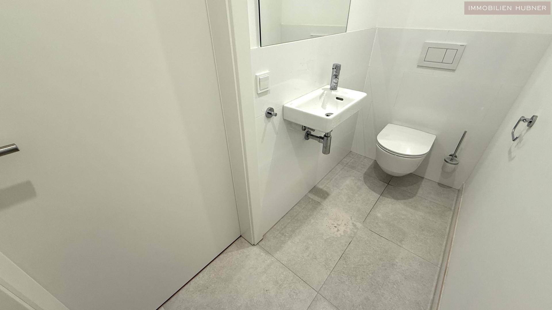 WC mit Waschbecken
