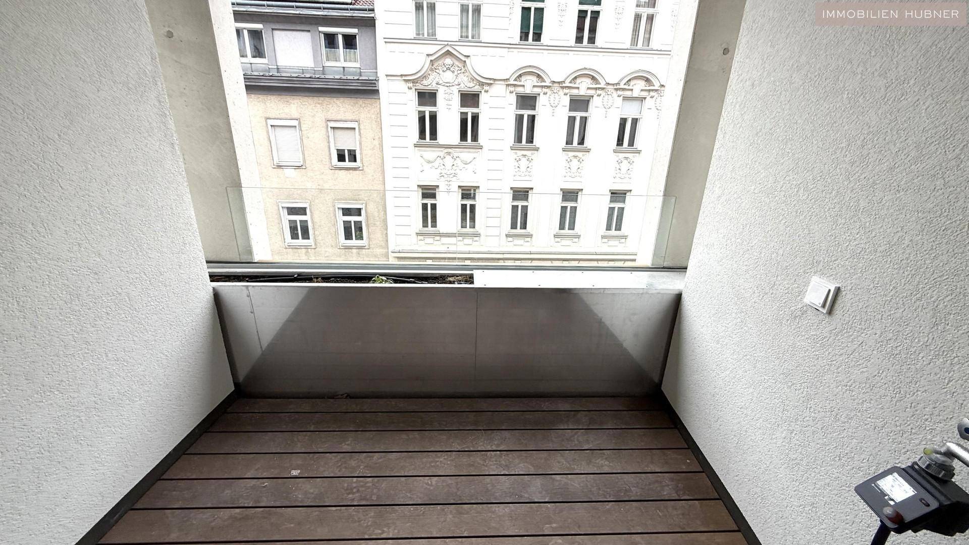 Loggia straßenseitig