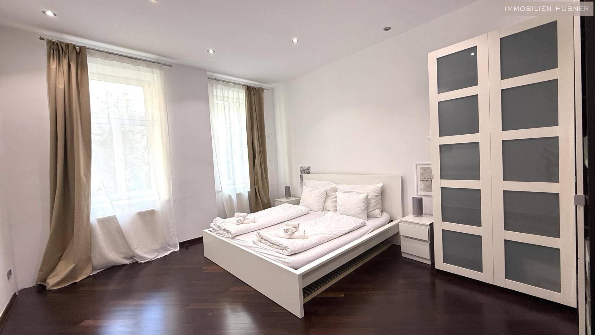 Schlafzimmer 1
