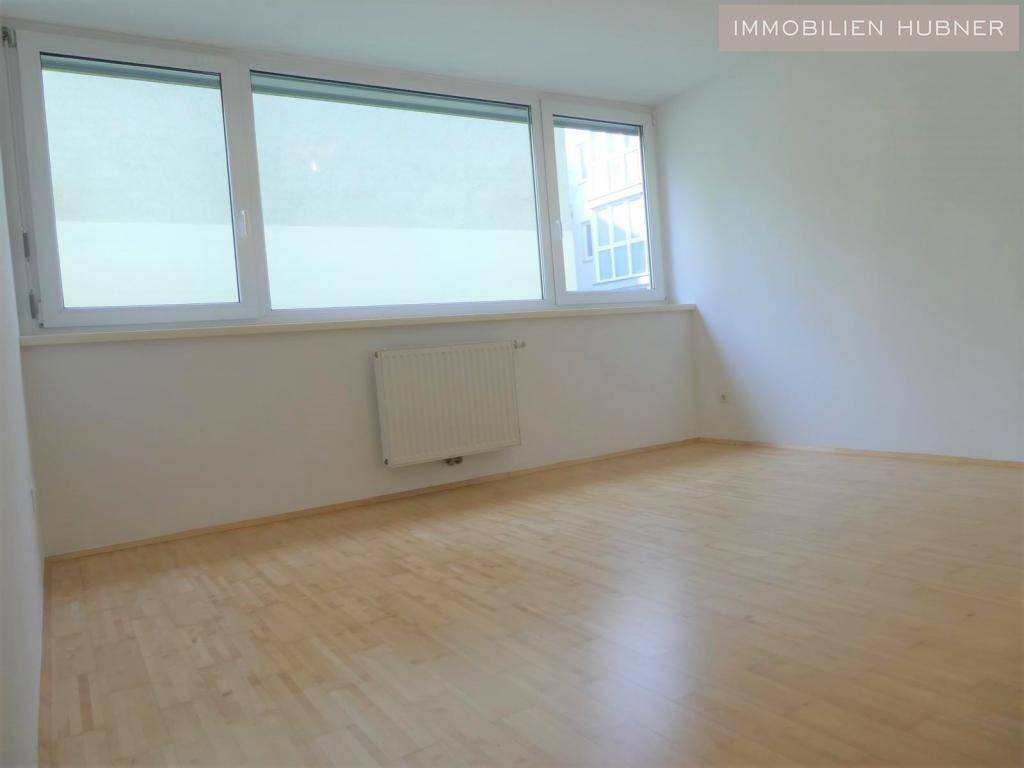 Schlafzimmer (hofseitig, komplett ruhig)