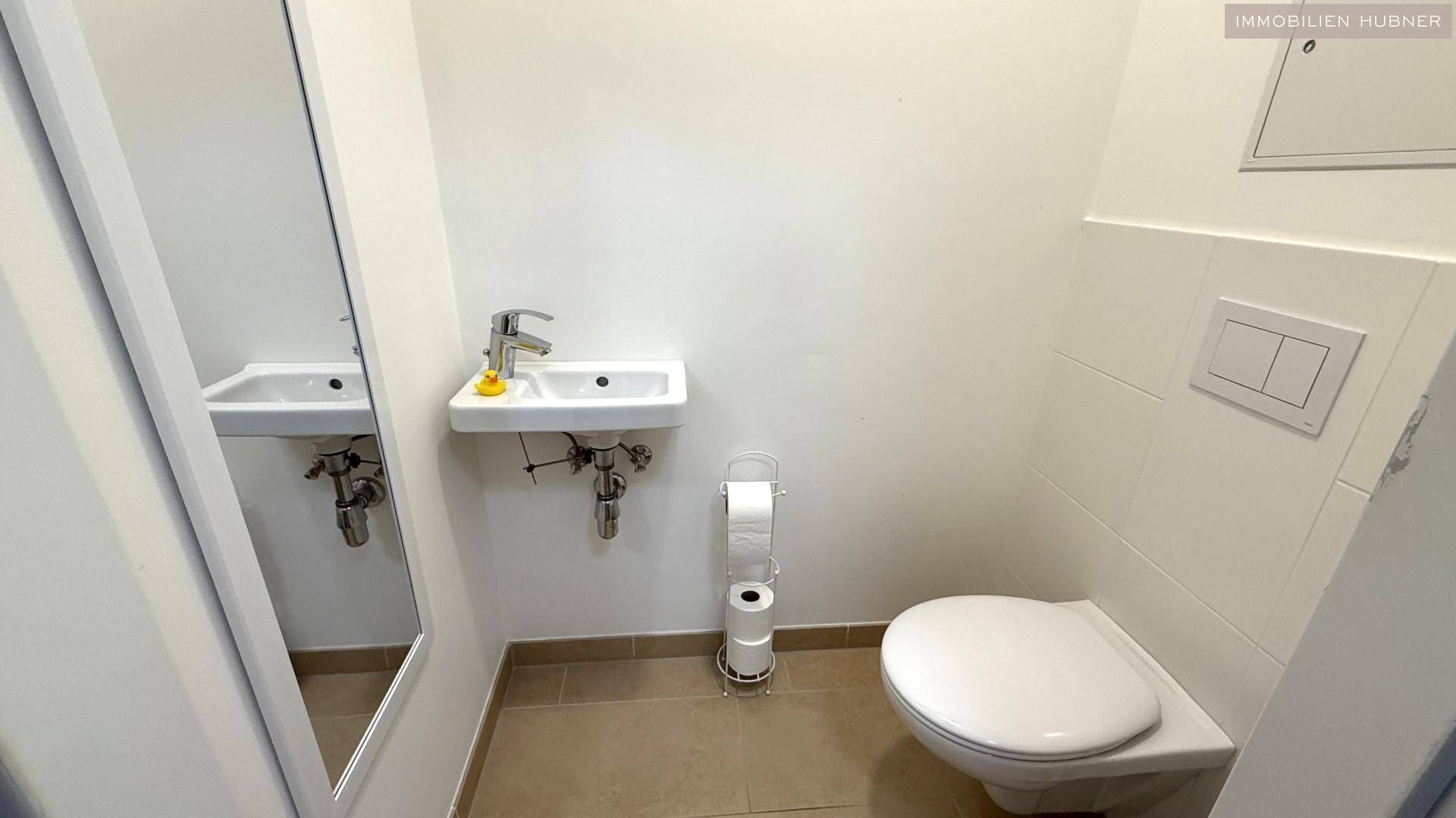WC mit Waschbecken