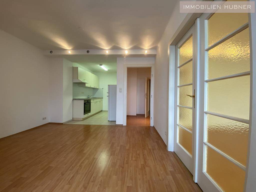 Wohnzimmer - Blick zur Küche