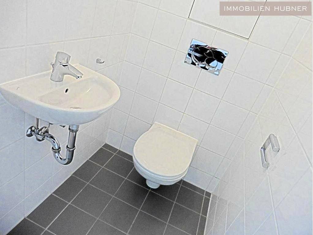 WC mit Waschbecken