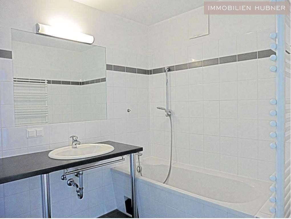 schickes Badezimmer