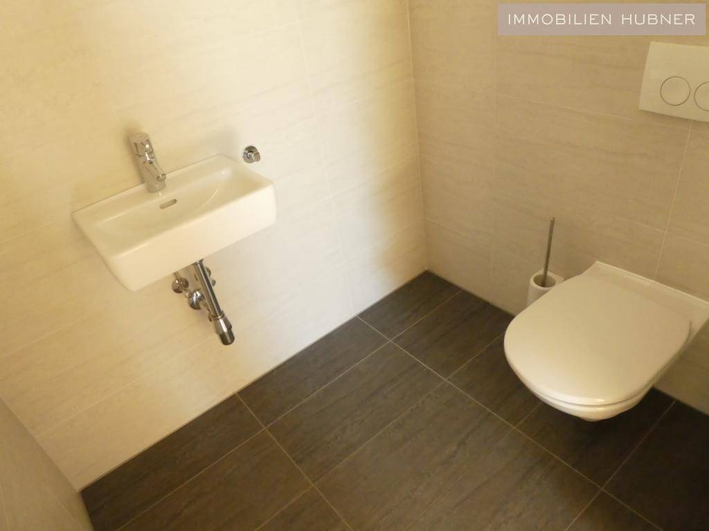 WC mit Waschbecken